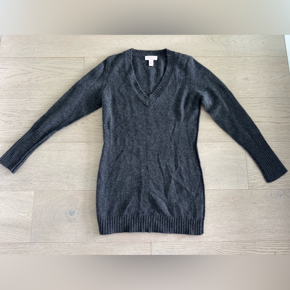100% cashmere Malika Sweater in Gray Size M